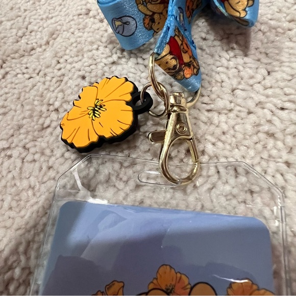 Loungefly Disney Winnie The Pooh Floral Lanyard Keychain Key & Card Holder - Picture 5 of 7